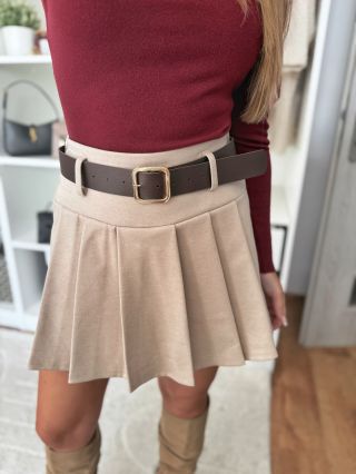 Nádherná podzimní novinka na e-shopu 🍁 skládaná skort z teplého kvalitního materiálu s širším hnědým páskem 🤎 Skladem v...